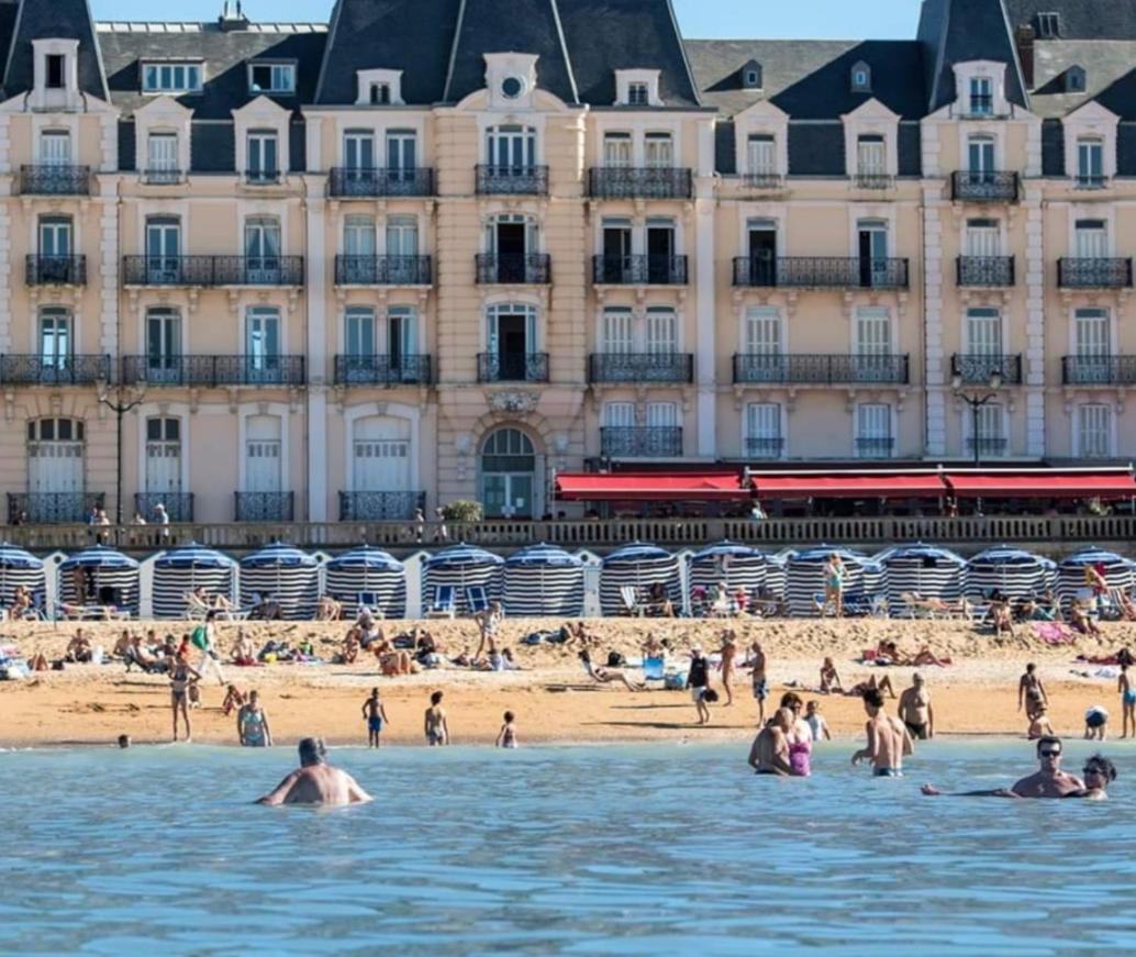 Cosy Appartement Dans Une Villa Avec Piscine, Proche Du Centre Et De La Mer Cabourg Kültér fotó