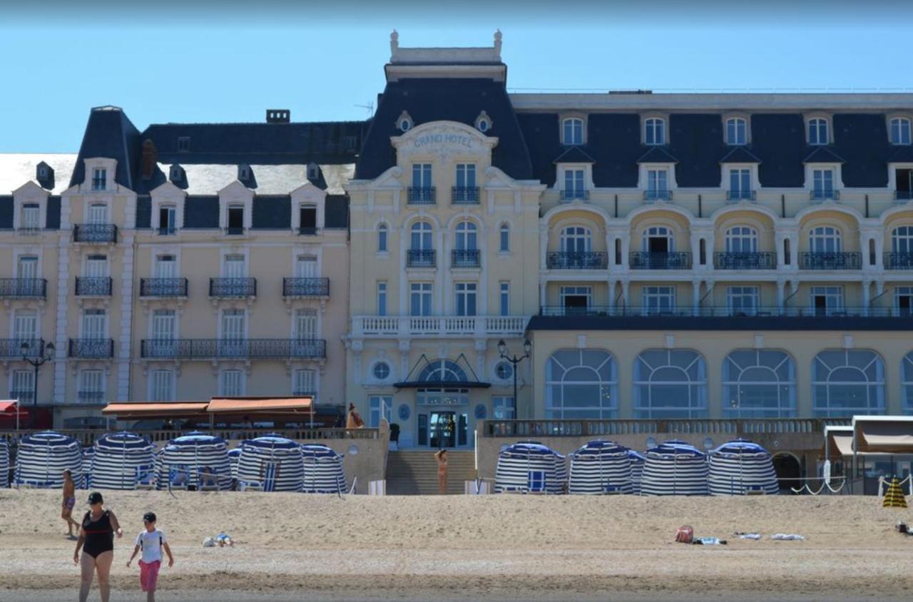Cosy Appartement Dans Une Villa Avec Piscine, Proche Du Centre Et De La Mer Cabourg Kültér fotó