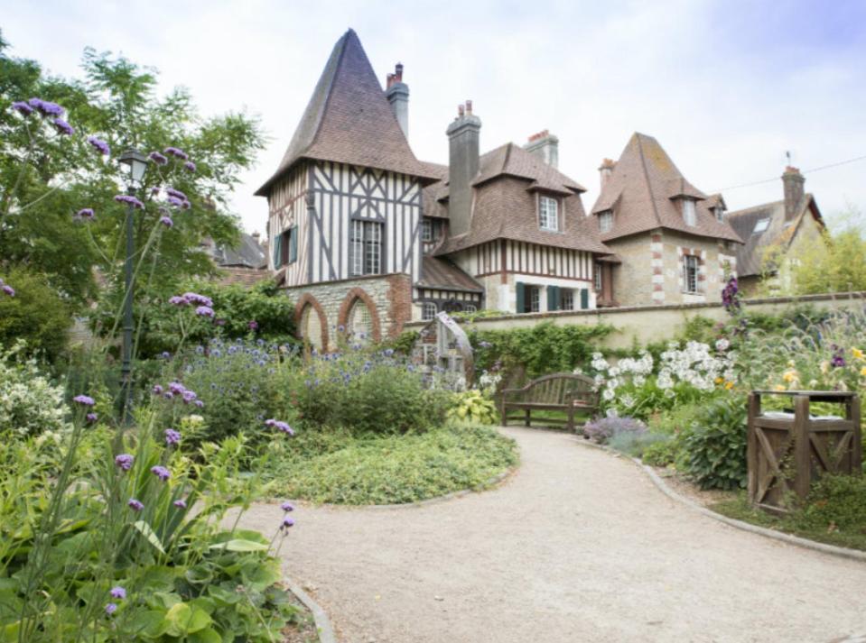 Cosy Appartement Dans Une Villa Avec Piscine, Proche Du Centre Et De La Mer Cabourg Kültér fotó